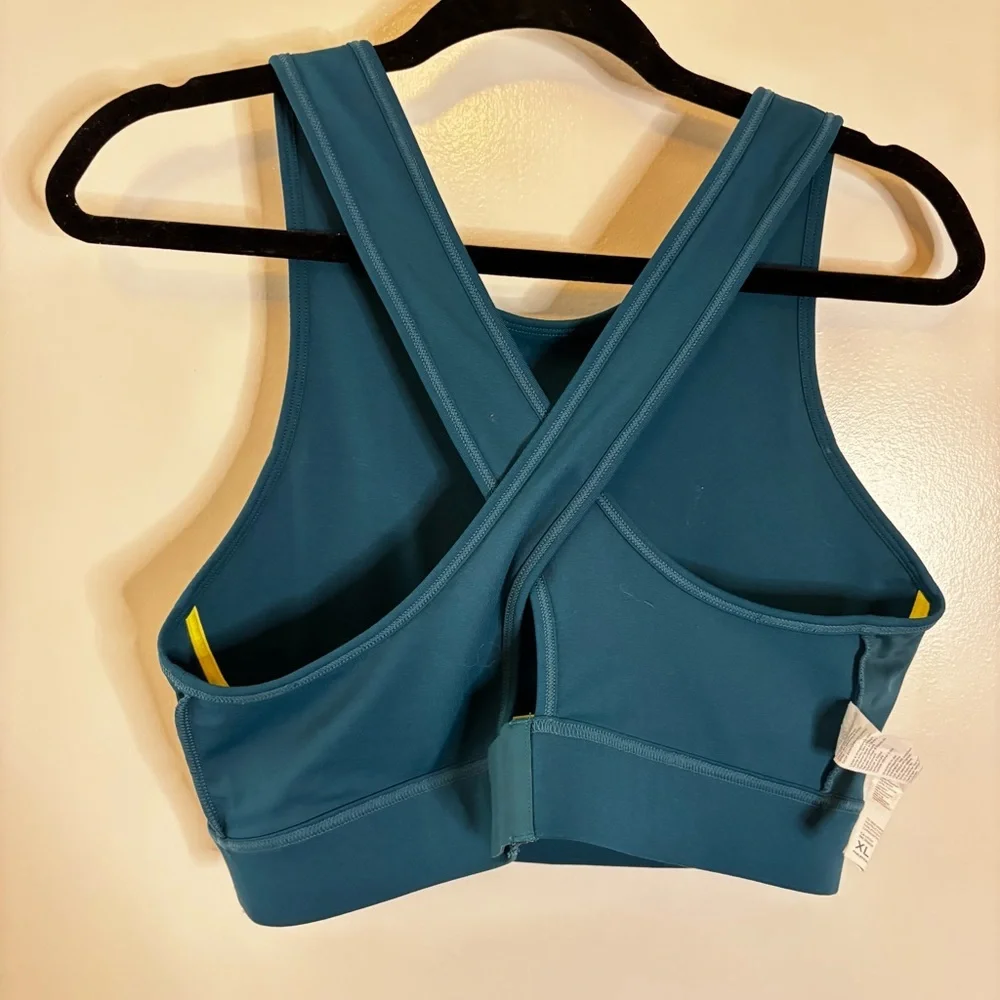 Fabletics Blare Cross Back Sports Bra - Picture 9 of 12